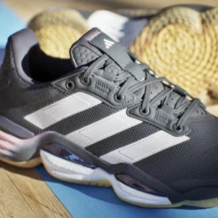 Chaussures Indoor Femme Adidas Stabil 16 -Baskets Soldes Boutique adidas aci ie3585 22 footwear photography heromrktng view 10