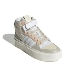 Baskets Femme Adidas Originals Forum Bonega -Baskets Soldes Boutique adidas gw7061 6 footwear photography front lateral top view white