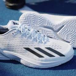 Chaussures De Tennis Adidas Adizero Cybersonic -Baskets Soldes Boutique adidas ig9514 26 footwear photography heromrktng view 11 nw040824x