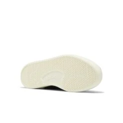 Chaussures Reebok Classics Club C Wool & Corn 16 Chaussures Reebok Classics Club C Wool & Corn -Baskets Soldes Boutique reebok classics fy4032 3 footwear photography bottom view white 000