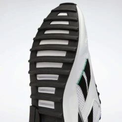 Baskets Reebok Classic Legacy Az The Jetsons George Jetson -Baskets Soldes Boutique reebok gy3983 footwear white black persian blue 9